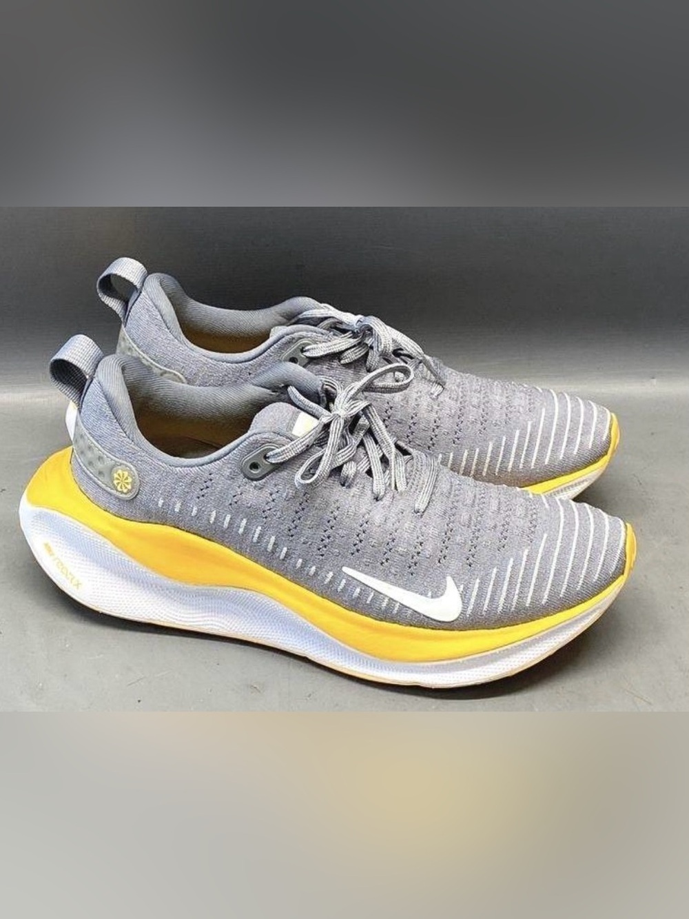 Nike Zoom Invincible Flyknit 2 - Men’s 7 .5 Grey Knit Sneakers